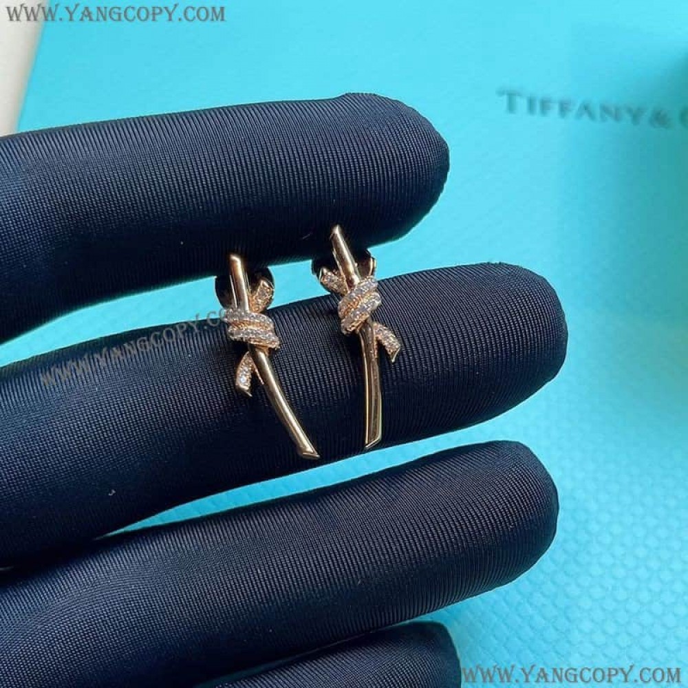 ティファニー スーパーコピー Knot ピアス 18K ダイヤモンド Tik30864