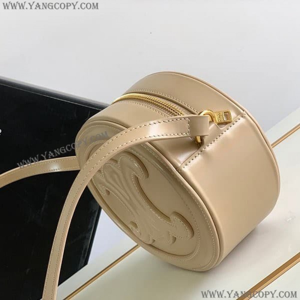 セリーヌ コピー OVAL SHOULDER CLUTCH トリオンフ Cef35437