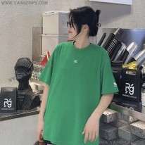 セリーヌ 偽物 トリオンフ ロゴ Tシャツ コットンジャージー グリーン Cew15886