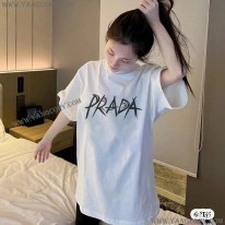 プラダ 偽物 ロゴ Tシャツ ホワイトお洒落に♪ pun05846