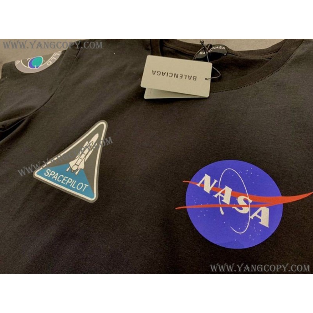 バレンシアガ 偽物 × NASA スペース ロゴ Tシャツ ブラック bad10260