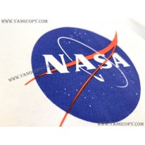 バレンシアガ 偽物 × NASA スペース ロゴ Tシャツ ホワイト bah41099