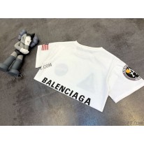 バレンシアガ 偽物 × NASA スペース ロゴ Tシャツ ホワイト bah41099