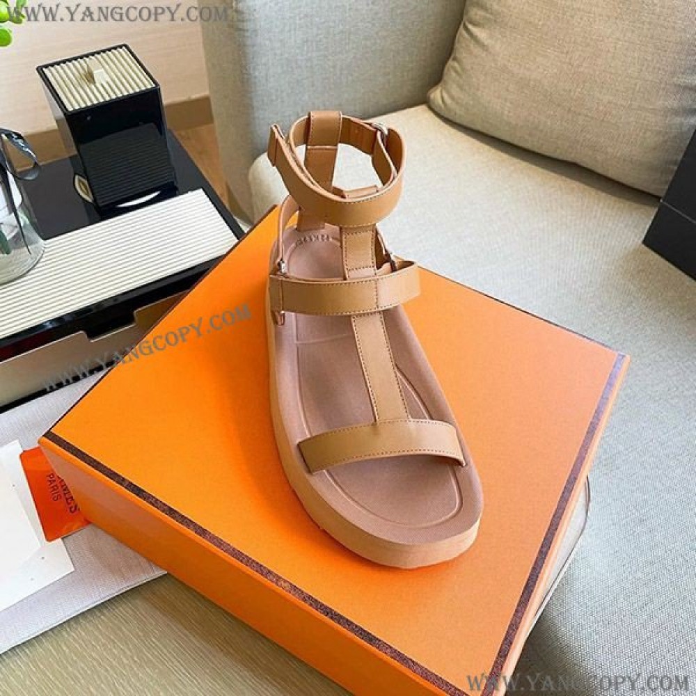 エルメス スーパーコピー 夏のお出かけに テクノ サンダル Enid Sandal H221033Z A3360